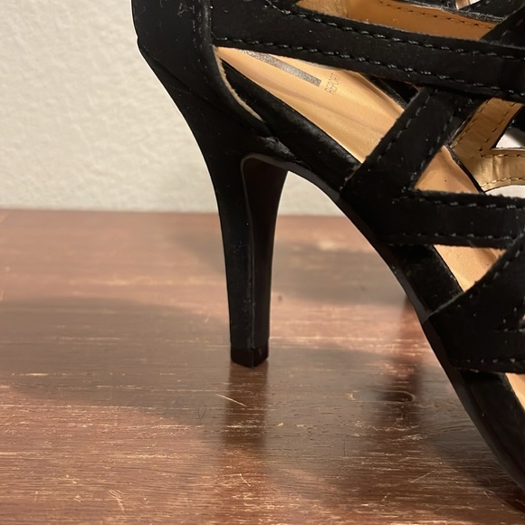 Report Women’s High Heels - Picture 9 of 11